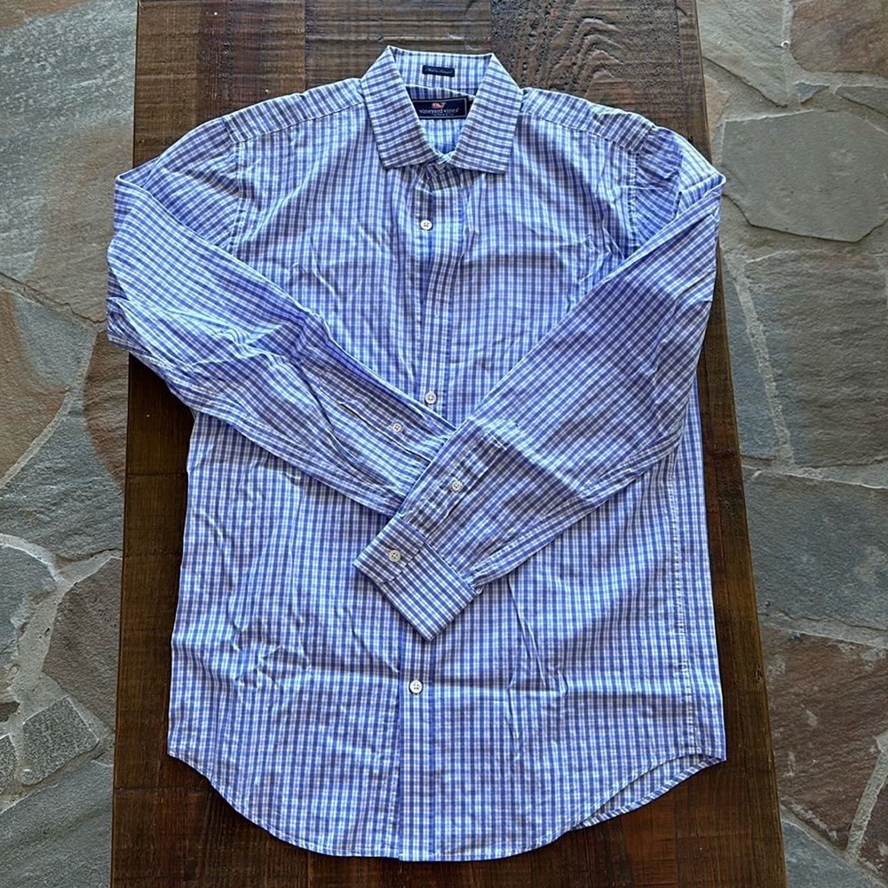 Vineyard Vines plaid collared button up shirt!